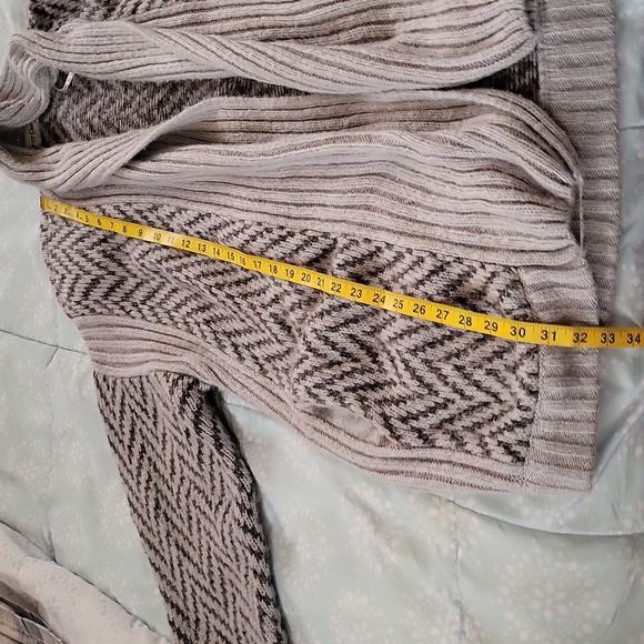 country concepts plus gray sweater - Picture 6 of 7